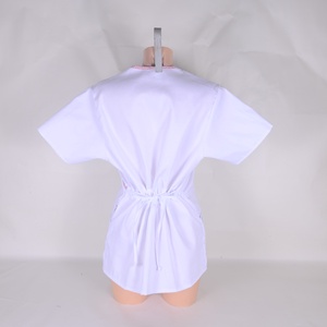 Egészségügyi/óvónői/szépségipari munkaruha virágos paszpol díszítéssel - ruha & divat - munkaruha - Meska.hu