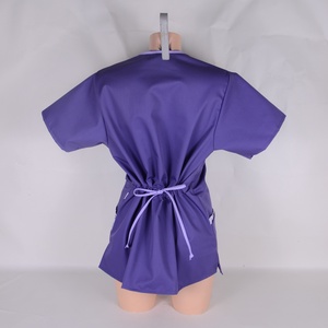 Virág és lepke mintás tunika egészségügyi/óvónői/szépségipari munkaruha - ruha & divat - munkaruha - Meska.hu