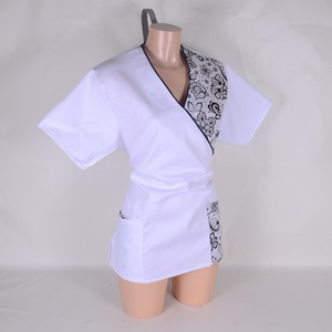 Csipke mintás tunika egészségügyi/óvónői/szépségipari munkaruha - ruha & divat - munkaruha - Meska.hu