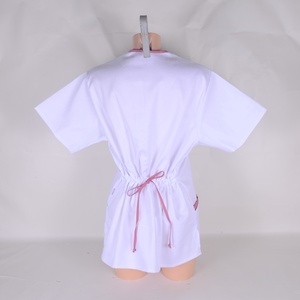 Fehér mályva paszpol tunika egészségügyi/óvónői/szépségipari munkaruha - ruha & divat - munkaruha - Meska.hu