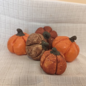 Kis mű dísztökök dekoráció , Otthon & Életmód, Dekoráció, Halloween, Halloweeni tök, Festett tárgyak, Gyurma, MESKA