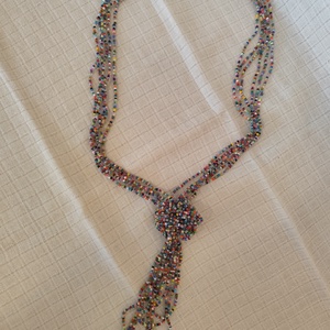 Csomózott színes gyöngy nyaklánc , Ékszer, Nyaklánc, Gyöngyös nyaklánc, Ékszerkészítés, Gyöngyfűzés, gyöngyhímzés, MESKA