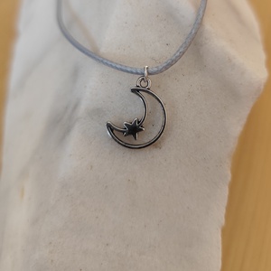 Hold csillggal medálos nyaklánc  - Meska.hu