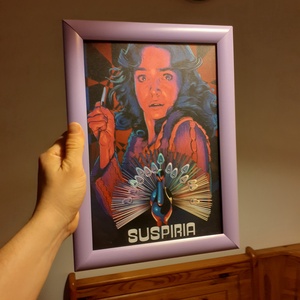 Suspiria falikép keretben, Otthon & Életmód, Dekoráció, Fali és függő dekoráció, Falra akasztható dekor, Festett tárgyak, Fotó, grafika, rajz, illusztráció, MESKA