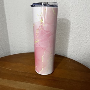 Skinny tumbler - pink virágos márvány 600 ml, Otthon & Életmód, Konyhafelszerelés, tálalás, Italos kellékek, Kulacsok, Mindenmás, MESKA