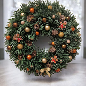 Karácsonyi ajtódísz klasszikus fémes csillogással - Meska.hu