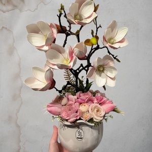Magnólia dekoráció kerámia kaspóban , Otthon & Életmód, Virágdekoráció, Virágdíszek, Asztali virágdísz, Virágkötés, MESKA