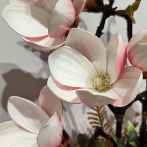 Magnólia dekoráció kerámia kaspóban  - otthon & életmód - virágdekoráció - virágdíszek - asztali virágdísz - Meska.hu