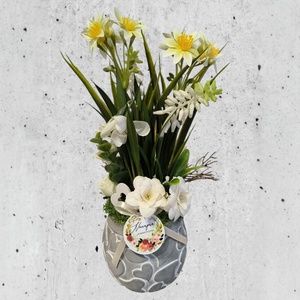  Nőnapi ajándék fehér-sárga virágokkal , Otthon & Életmód, Virágdekoráció, Virágdíszek, Asztali virágdísz, Virágkötés, MESKA