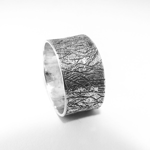 Ezüst fatörzs mintázatú széles gyűrű - ékszer - gyűrű - kerek gyűrű - Meska.hu