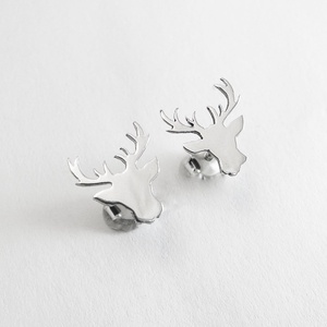 Ezüst szarvas fülbevaló - Meska.hu