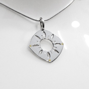 Ezüst nap, napocska medál  - ékszer - nyaklánc - medál - Meska.hu