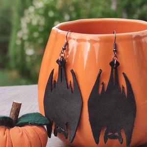 Drakula Segédje  valódi bőr fülbevaló - Halloween, Ékszer, Fülbevaló, Lógó fülbevaló, Bőrművesség, MESKA