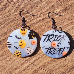 Halloween mintás fülbevaló  Trick or Treat fülbevaló - ékszer - fülbevaló - lógós kerek fülbevaló - Meska.hu