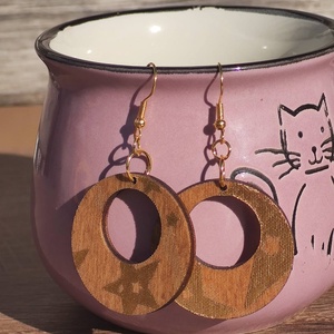 Karácsonyi fülbevaló - fából, csillagokkal, Ékszer, Fülbevaló, Lógós kerek fülbevaló, Famegmunkálás, Ékszerkészítés, MESKA