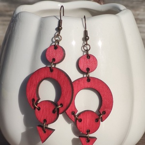 Körvarázs  Kárminpiros, Lézervágott Fa Fülbevaló, Ékszer, Fülbevaló, Lógó fülbevaló, Famegmunkálás, Ékszerkészítés, MESKA