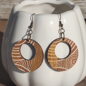 Festett fa fülbevaló spirális mintával, Ékszer, Fülbevaló, Lógós kerek fülbevaló, Famegmunkálás, Ékszerkészítés, MESKA
