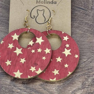 Karácsonyi fülbevaló - fából, csillagokkal - ékszer - fülbevaló - lógós kerek fülbevaló - Meska.hu