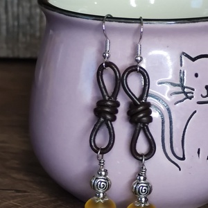 Gyöngyös bőr fülbevaló - Meska.hu