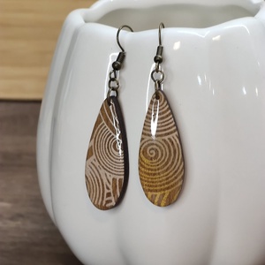 Mintás fülbevaló � festett fa fülbevaló - ékszer - fülbevaló - lógó csepp fülbevaló - Meska.hu