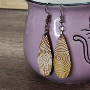 Mintás fülbevaló � festett fa fülbevaló, Ékszer, Fülbevaló, Lógó csepp fülbevaló, Famegmunkálás, Decoupage, transzfer és szalvétatechnika, MESKA