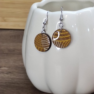 Mintás fülbevaló � festett fa fülbevaló - ékszer - fülbevaló - lógó csepp fülbevaló - Meska.hu