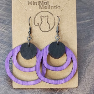 Kétszínű fa fülbevaló - lila+fekete - ékszer - fülbevaló - lógó fülbevaló - Meska.hu