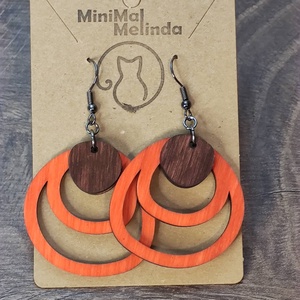 Kétszínű fa fülbevaló - narancspiros+barna - ékszer - fülbevaló - lógó fülbevaló - Meska.hu