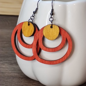 Kétszínű fa fülbevaló - narancspiros+sárga - ékszer - fülbevaló - lógó fülbevaló - Meska.hu