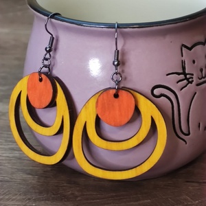 Kétszínű fa fülbevaló - sárga+narancspiros, Ékszer, Fülbevaló, Lógó fülbevaló, Famegmunkálás, MESKA