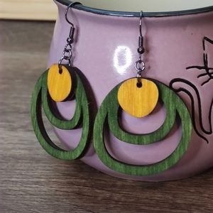 Kétszínű fa fülbevaló - zöld+sárga, Ékszer, Fülbevaló, Lógó fülbevaló, Famegmunkálás, MESKA