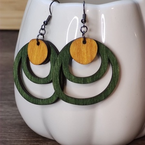 Kétszínű fa fülbevaló - zöld+sárga - ékszer - fülbevaló - lógó fülbevaló - Meska.hu