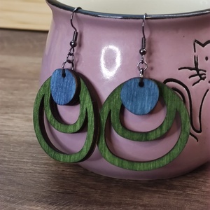 Kétszínű fa fülbevaló - zöld+kék - ékszer - fülbevaló - lógó fülbevaló - Meska.hu