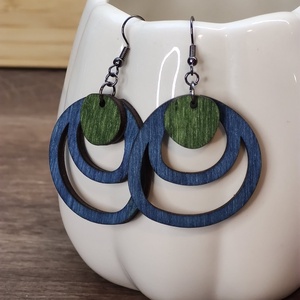 Kétszínű fa fülbevaló - kék+zöld - ékszer - fülbevaló - lógó fülbevaló - Meska.hu