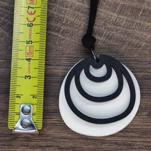 Kétszínű kétrétegű nyaklánc állítható hosszúsággal - fehér+fekete - ékszer - nyaklánc - medálos nyaklánc - Meska.hu