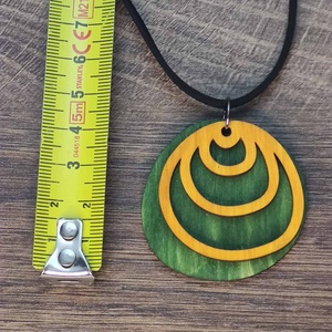 Kétszínű kétrétegű nyaklánc állítható hosszúsággal - zöld+sárga - ékszer - nyaklánc - medálos nyaklánc - Meska.hu