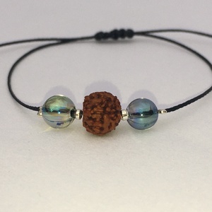 Energetizáló aqua Aurakvarc-Rudraksha minimál karkötő , Ékszer, Karkötő, Bogyós karkötő, Ékszerkészítés, Gyöngyfűzés, gyöngyhímzés, Meska