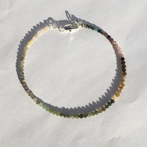  Önmegvalósítást segítő Turmalin minimál karkötő 1 - ékszer - karkötő - bogyós karkötő - Meska.hu