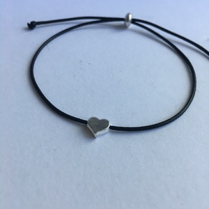 Szivecskés-szerencsehozó minimál karkötő - ékszer - karkötő - bogyós karkötő - Meska.hu