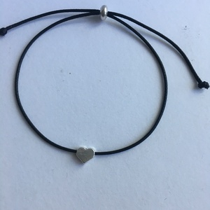 Szivecskés-szerencsehozó minimál karkötő - ékszer - karkötő - bogyós karkötő - Meska.hu