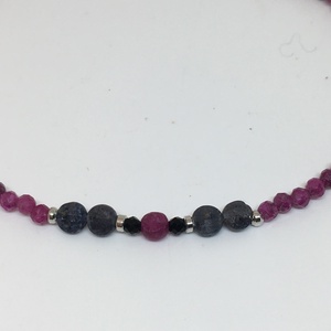 Életkedvet adó nyersRubin- nyersZafír minimál karkötő - ékszer - karkötő - bogyós karkötő - Meska.hu