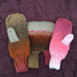 Bézs-fáradt rózsaszín és zöld-barna páros kesztyű - ruha & divat - páros szett - női-férfi páros szett - Meska.hu