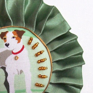 Zöld szalagos kutyás kitűző - ékszer - kitűző és bross - kitűző - Meska.hu