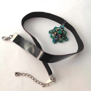 Zöld gyöngyös choker - ékszer - nyaklánc - medálos nyaklánc - Meska.hu