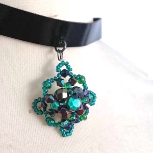 Zöld gyöngyös choker - ékszer - nyaklánc - medálos nyaklánc - Meska.hu