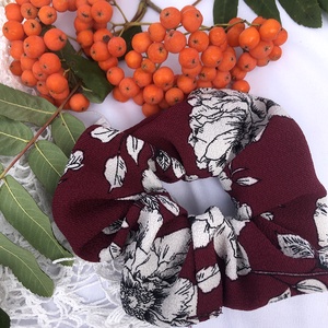 Selyem scrunchie hajgumi, M - bordó virágos, Ruha & Divat, Hajdísz & Hajcsat, Hajgumi, Varrás, MESKA