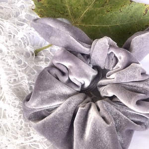 Plüss scrunchie hajgumi, M nyuszifüles - lila - Meska.hu