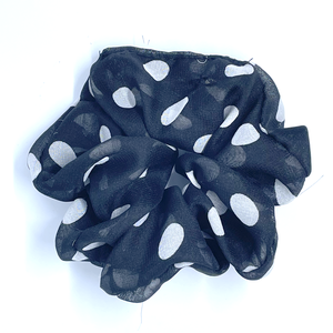 Textil scrunchie hajgumi, M  - fekete pöttyös - ruha & divat - hajdísz & hajcsat - hajgumi - Meska.hu