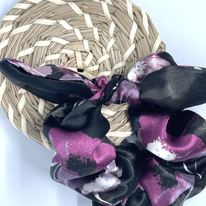 Selyem scrunchie hajgumi, M nyuszifüles  - Lila virágos, Ruha & Divat, Hajdísz & Hajcsat, Hajgumi, Varrás, MESKA