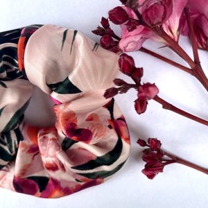 Selyem scrunchie hajgumi, M  - Trópusi - Meska.hu